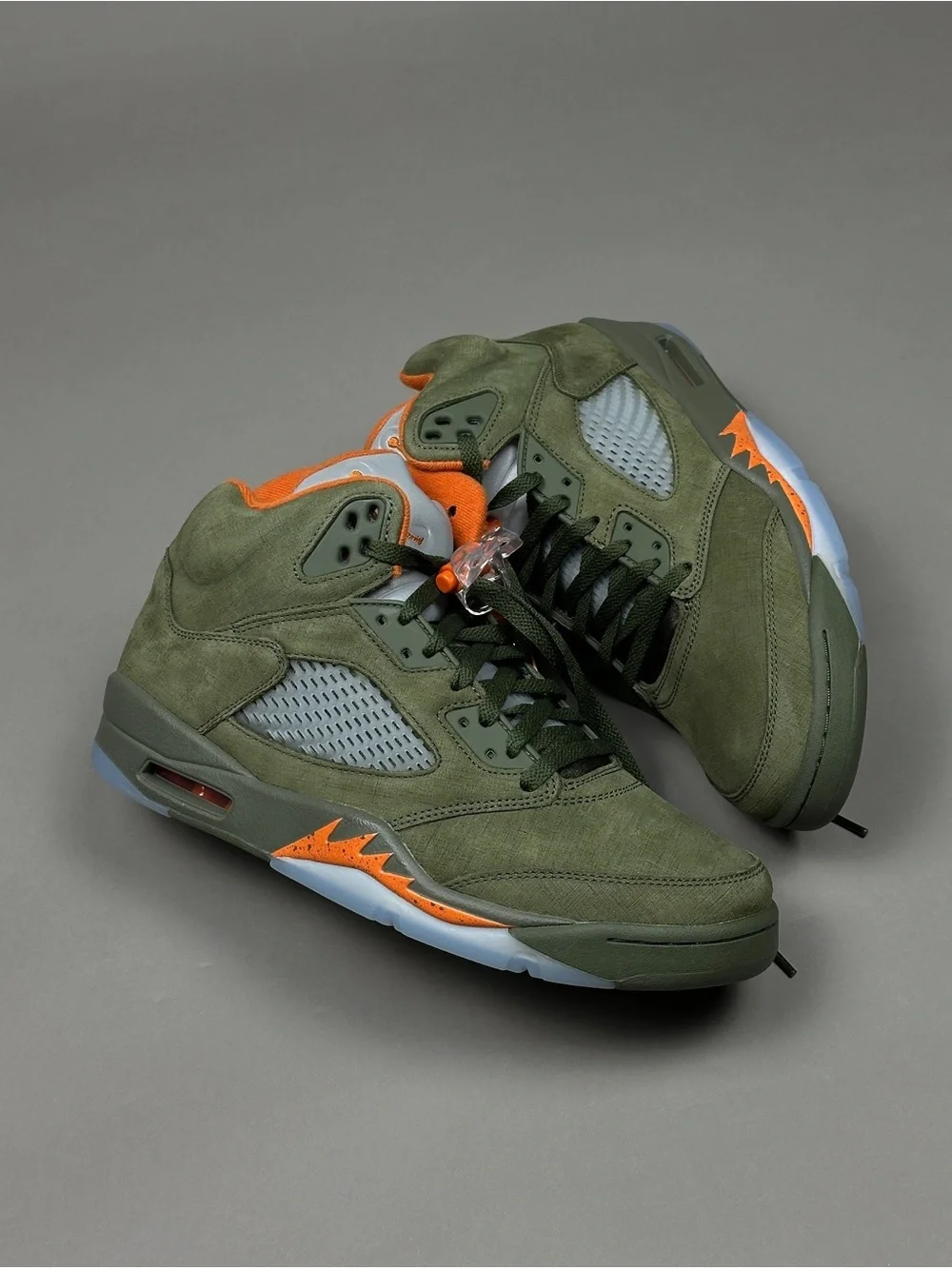 Jordan premium olive